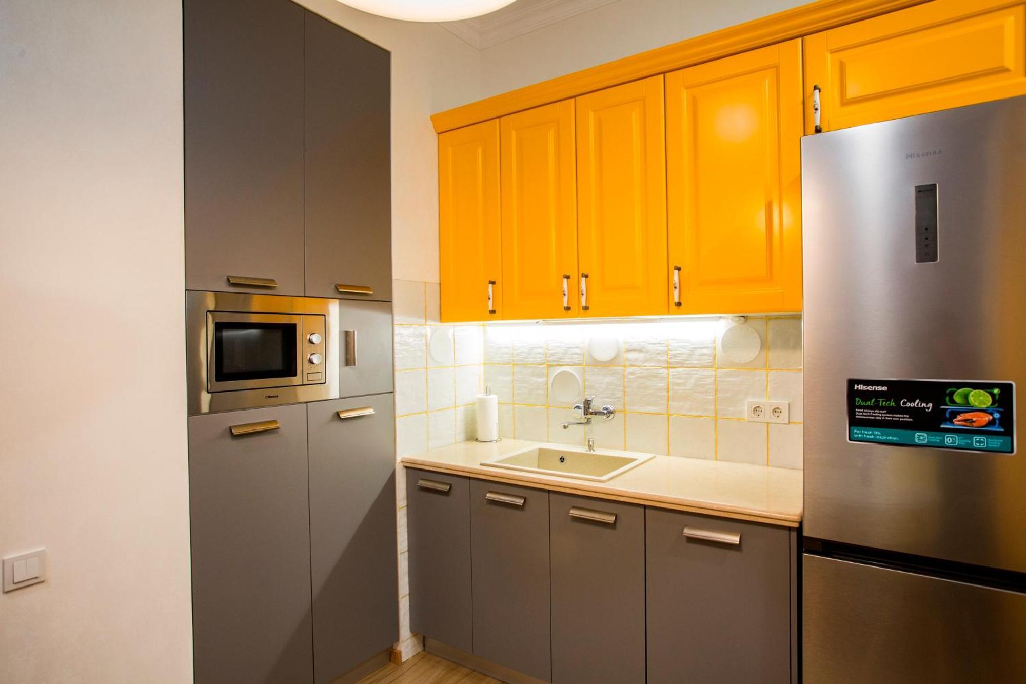 Yellow Apartment In Avlabari Tbilisi Exterior photo