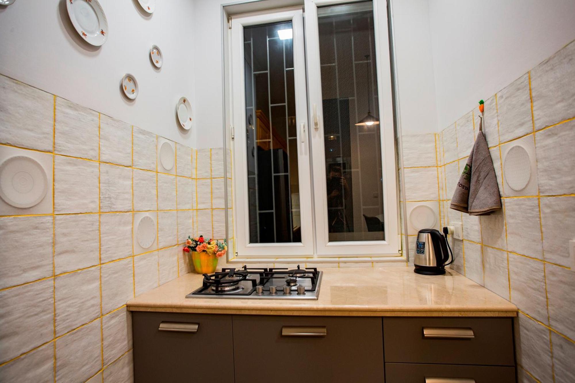 Yellow Apartment In Avlabari Tbilisi Exterior photo