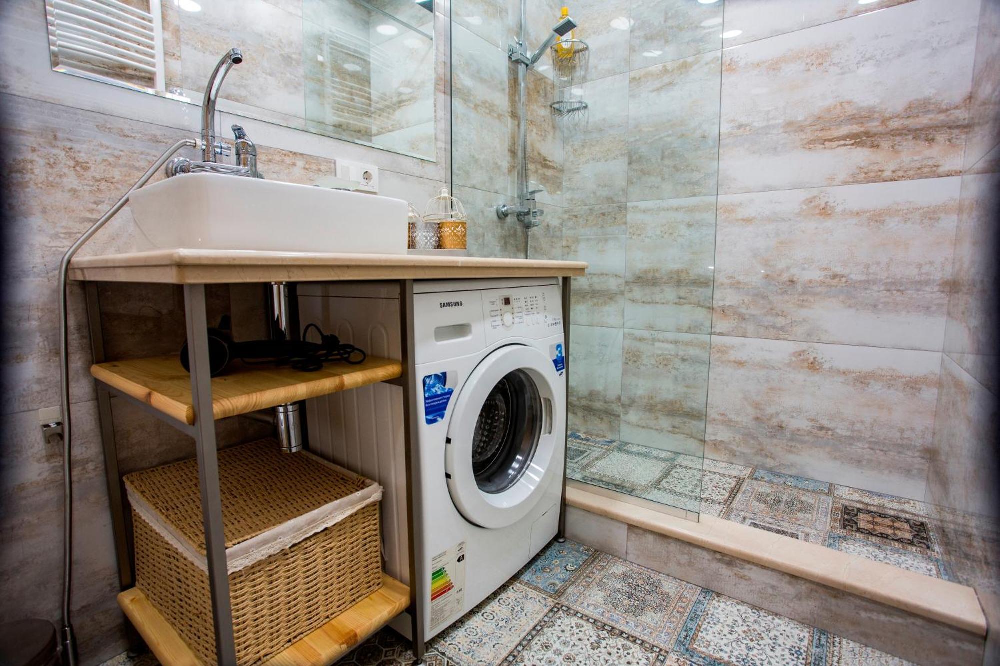 Yellow Apartment In Avlabari Tbilisi Exterior photo