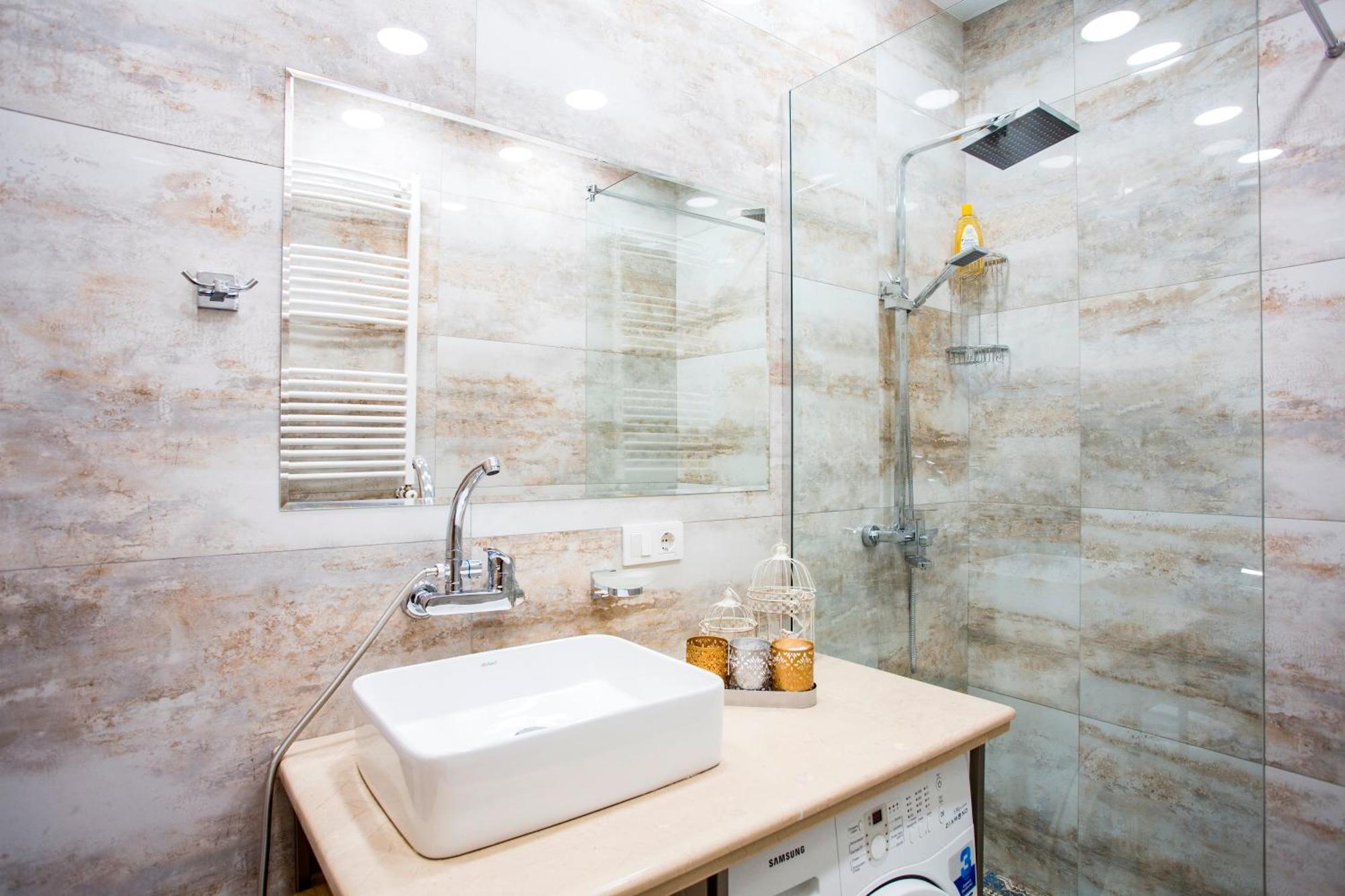 Yellow Apartment In Avlabari Tbilisi Exterior photo